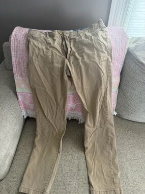 Men’s Slim-Fit Chinos in Tan